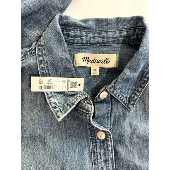 Madewell Denim Button Up Shirt in Bluffton Wash Blue - Picture 5 of 5